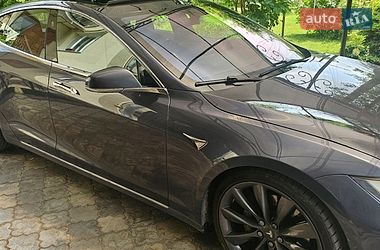 Лифтбек Tesla Model S 2017 в Стрые