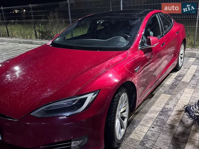 Лифтбек Tesla Model S 2016 в Львове фото 9 Лифтбек Tesla Model S 2016 в Львове