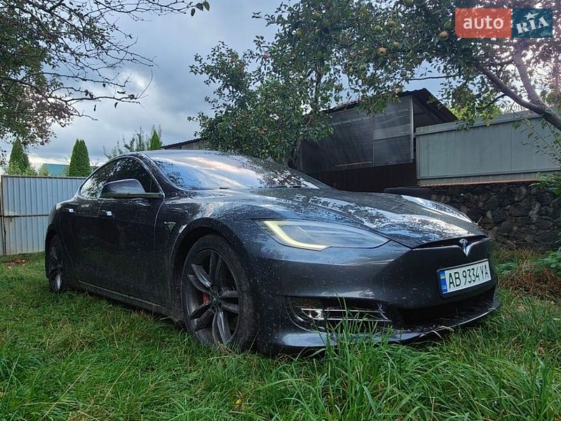 Tesla Model S 2016