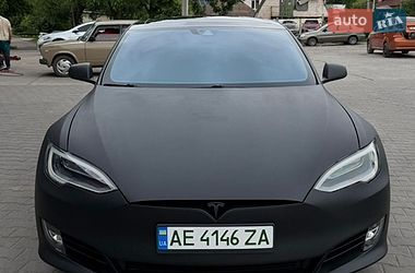 Лифтбек Tesla Model S 2016 в Кривом Роге