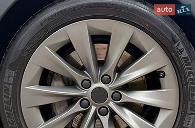Лифтбек Tesla Model S 2016 в Кривом Роге