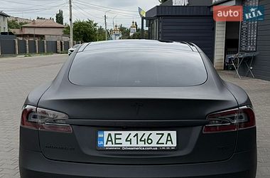 Лифтбек Tesla Model S 2016 в Кривом Роге