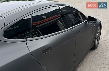 Лифтбек Tesla Model S 2016 в Кривом Роге