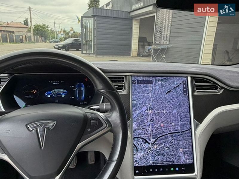 Лифтбек Tesla Model S 2016 в Кривом Роге