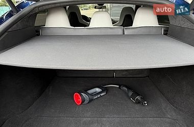 Лифтбек Tesla Model S 2016 в Кривом Роге