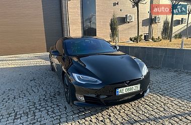 Tesla Model S  2018