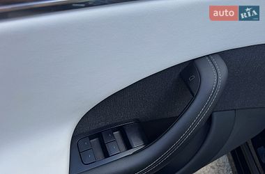 Лифтбек Tesla Model S 2022 в Киеве