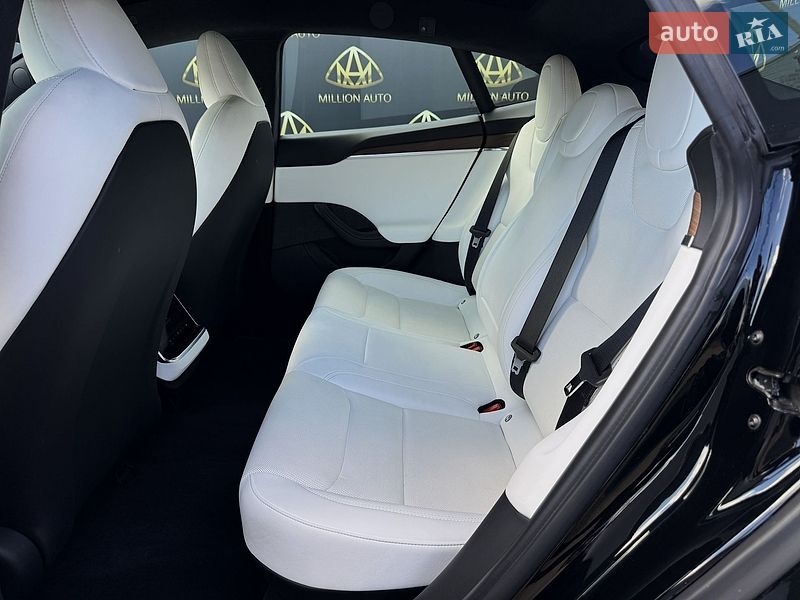 Лифтбек Tesla Model S 2022 в Киеве
