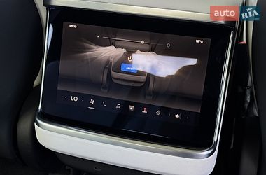 Лифтбек Tesla Model S 2022 в Киеве