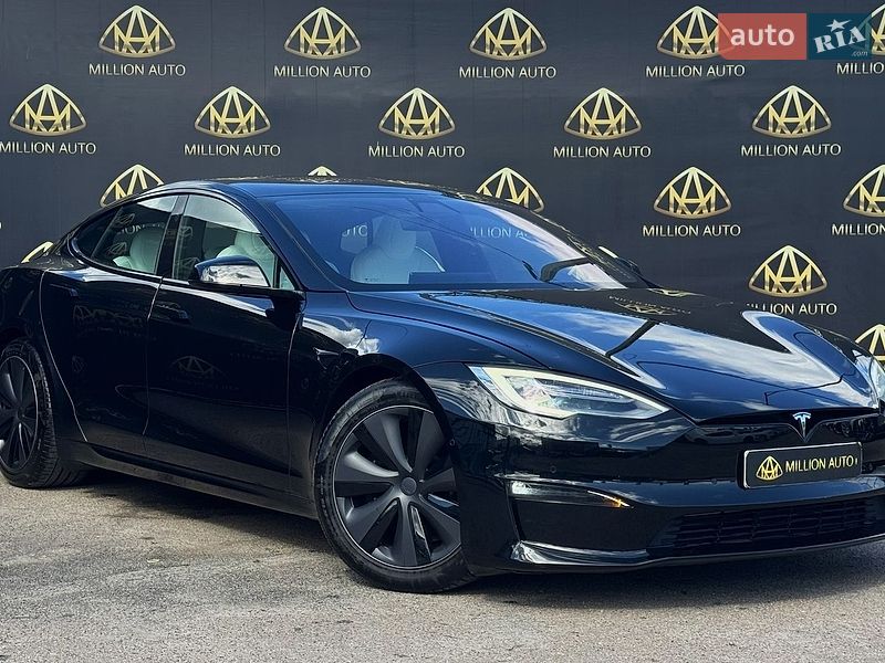 Лифтбек Tesla Model S 2022 в Киеве