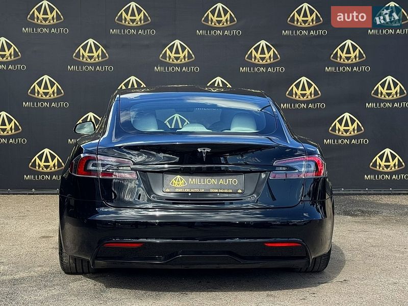 Лифтбек Tesla Model S 2022 в Киеве