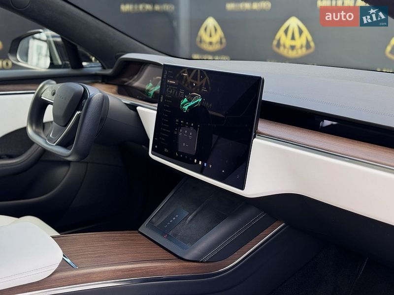 Лифтбек Tesla Model S 2022 в Киеве
