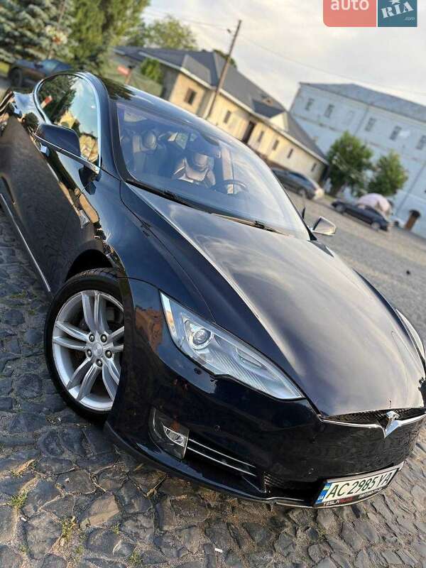 Лифтбек Tesla Model S 2014 в Луцке