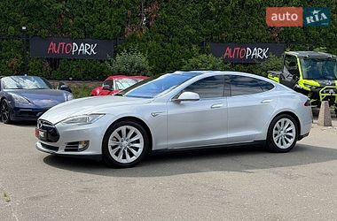 Tesla Model S  2015