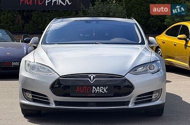 Ліфтбек Tesla Model S 2015 в Києві