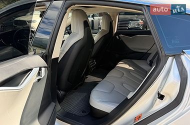 Ліфтбек Tesla Model S 2015 в Києві