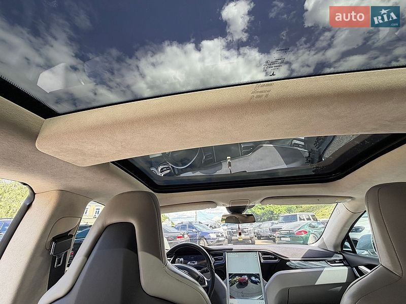 Ліфтбек Tesla Model S 2015 в Києві
