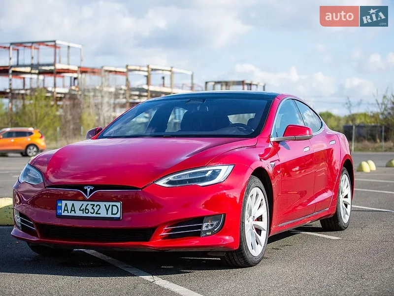 Tesla Model S 2018