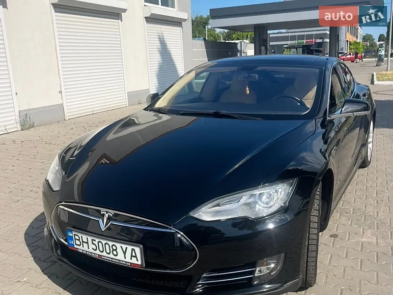 Tesla Model S 2013