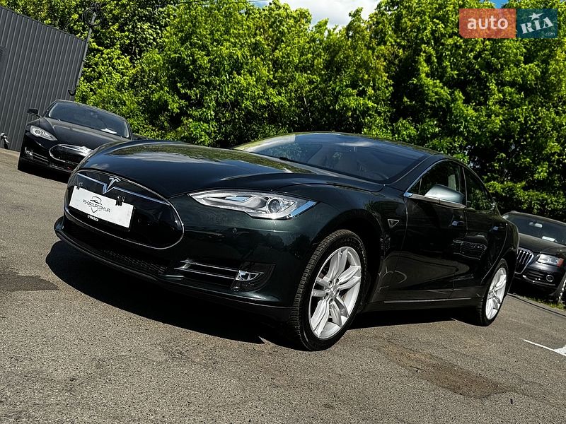 Ліфтбек Tesla Model S 2014 в Луцьку