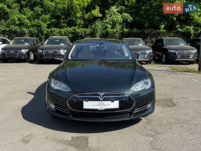 Ліфтбек Tesla Model S 2014 в Луцьку