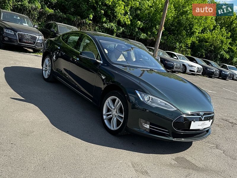 Ліфтбек Tesla Model S 2014 в Луцьку