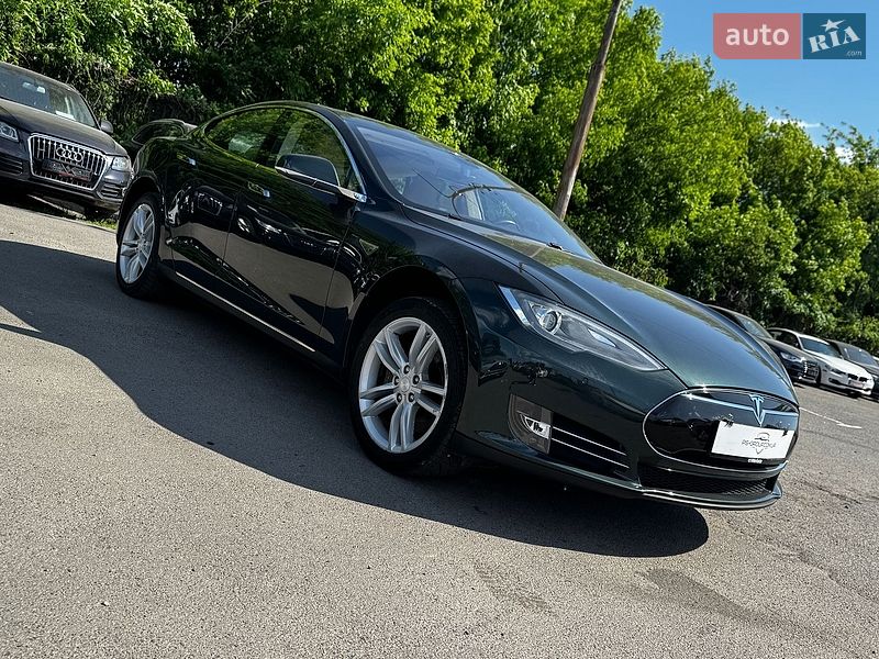 Ліфтбек Tesla Model S 2014 в Луцьку