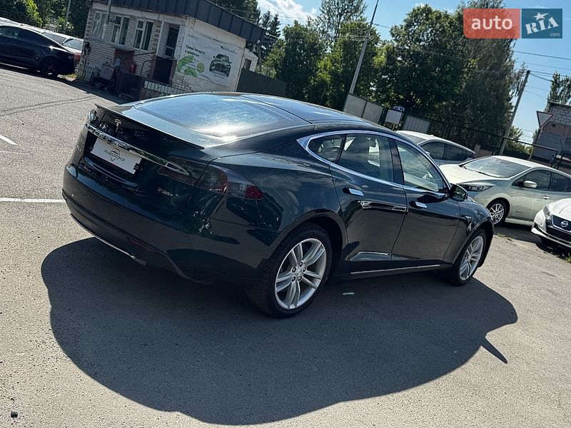 Ліфтбек Tesla Model S 2014 в Луцьку