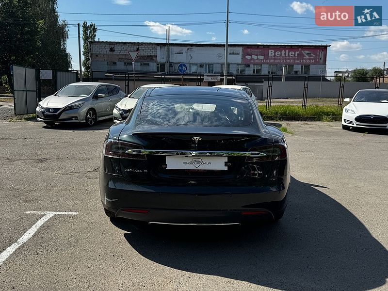 Ліфтбек Tesla Model S 2014 в Луцьку