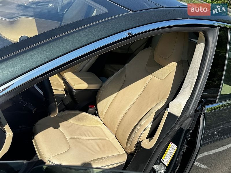 Ліфтбек Tesla Model S 2014 в Луцьку