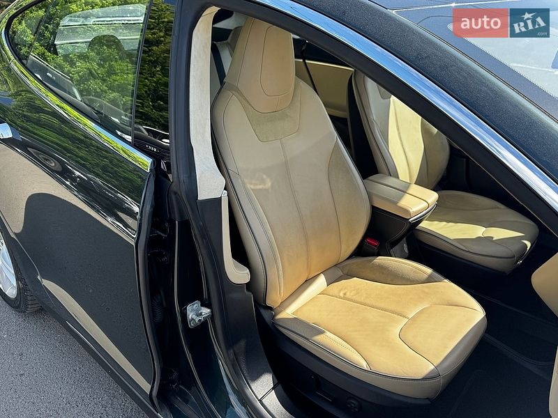 Ліфтбек Tesla Model S 2014 в Луцьку