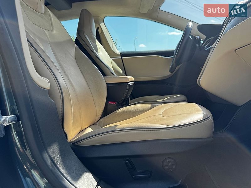 Ліфтбек Tesla Model S 2014 в Луцьку