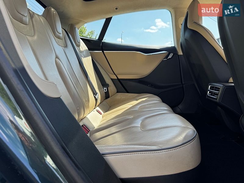 Ліфтбек Tesla Model S 2014 в Луцьку