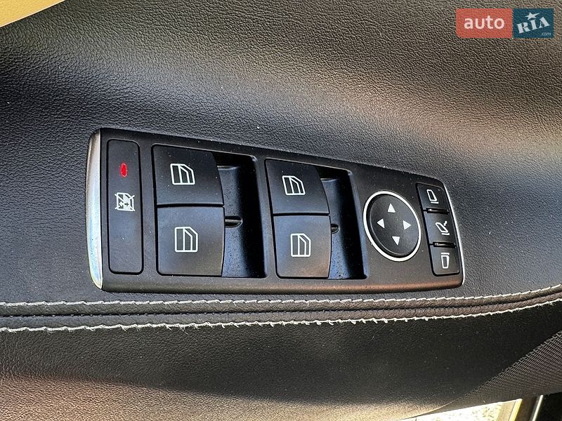 Ліфтбек Tesla Model S 2014 в Луцьку