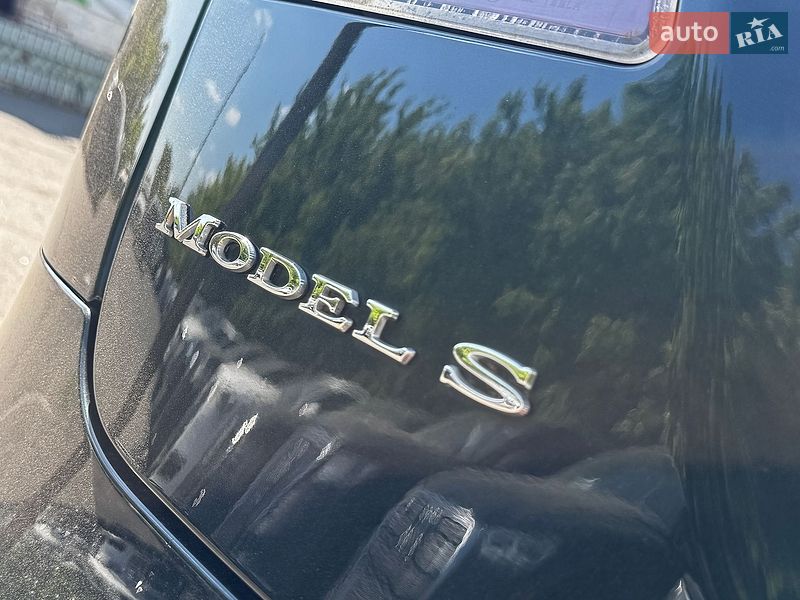 Ліфтбек Tesla Model S 2014 в Луцьку