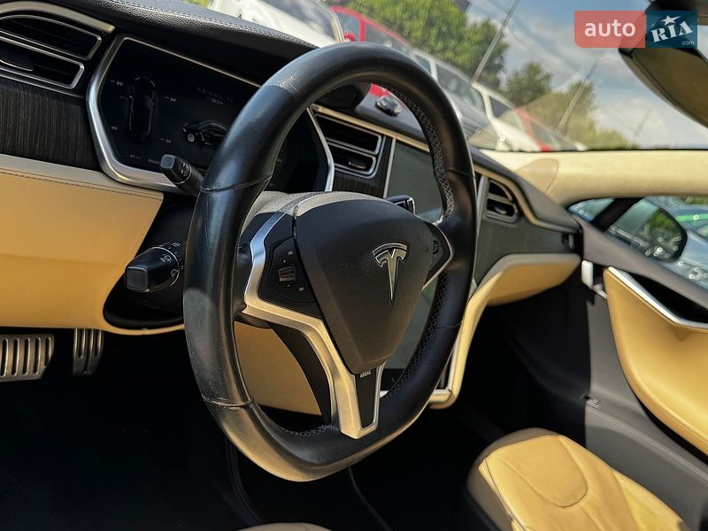 Ліфтбек Tesla Model S 2014 в Луцьку
