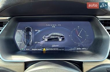 Лифтбек Tesla Model S 2016 в Черновцах