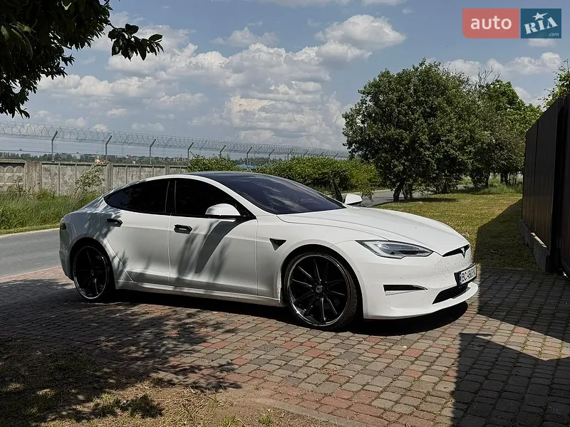 Tesla Model S 2021