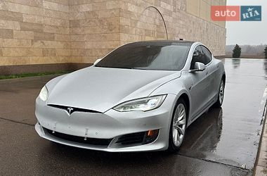 Tesla Model S 2016