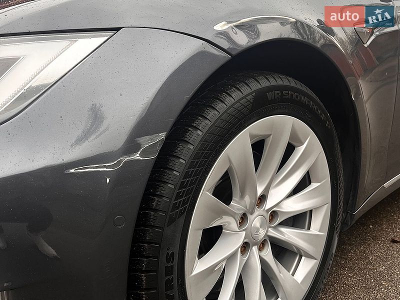 Лифтбек Tesla Model S 2017 в Киеве