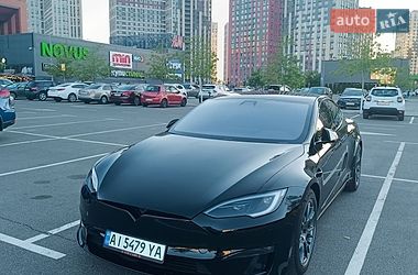 Tesla Model S  2022