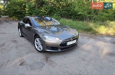 Tesla Model S  2016