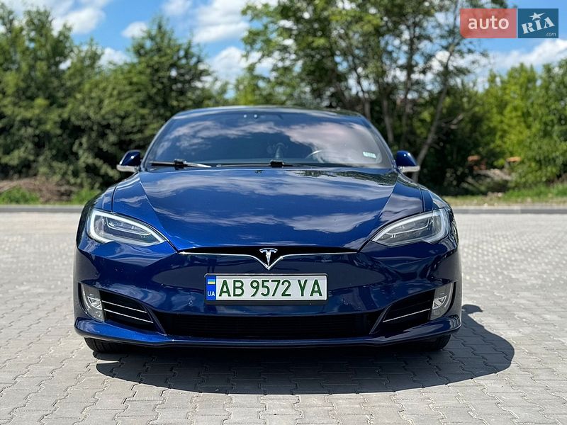 Tesla Model S 2018