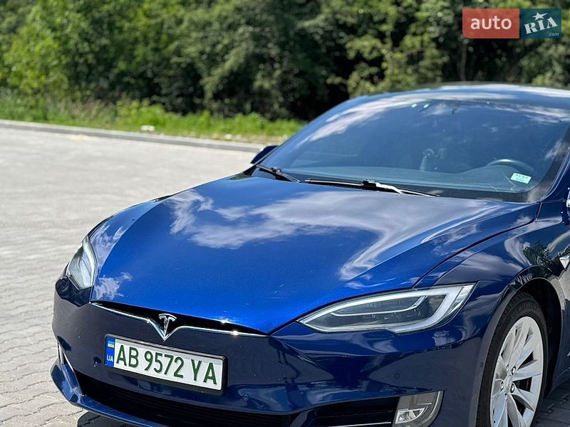 Лифтбек Tesla Model S 2018 в Хмельницком