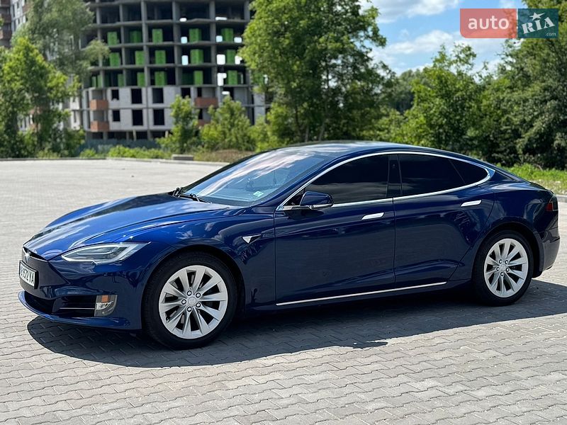 Лифтбек Tesla Model S 2018 в Хмельницком