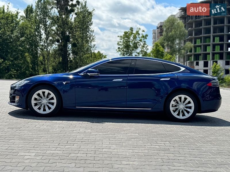 Лифтбек Tesla Model S 2018 в Хмельницком