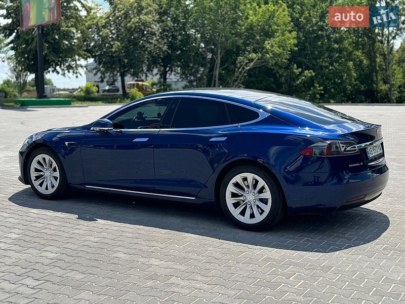 Лифтбек Tesla Model S 2018 в Хмельницком