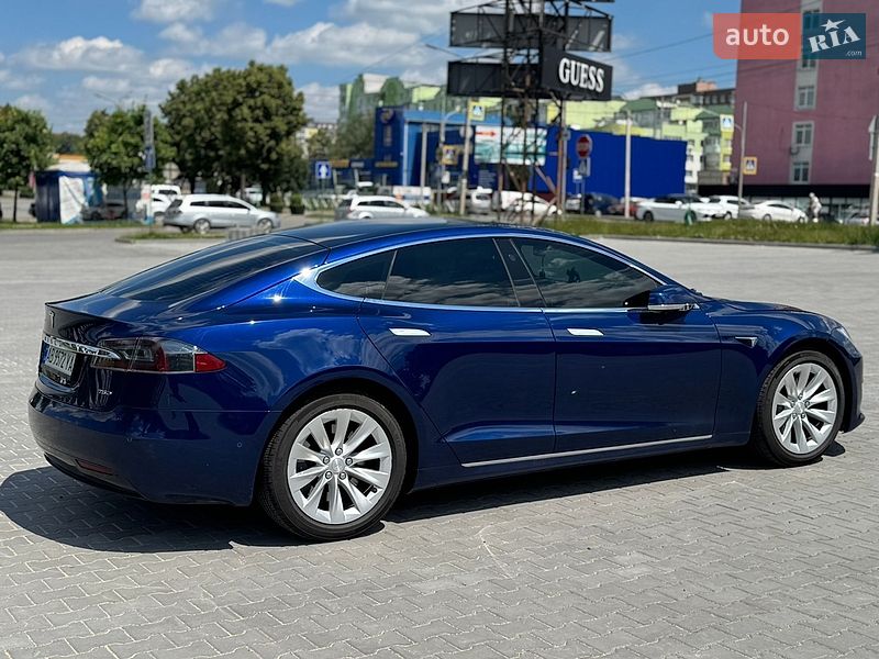 Лифтбек Tesla Model S 2018 в Хмельницком