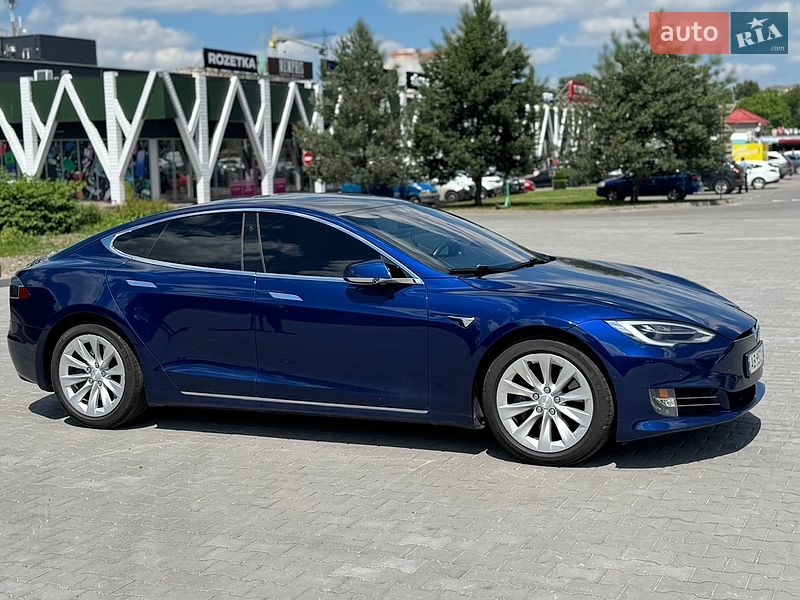 Лифтбек Tesla Model S 2018 в Хмельницком