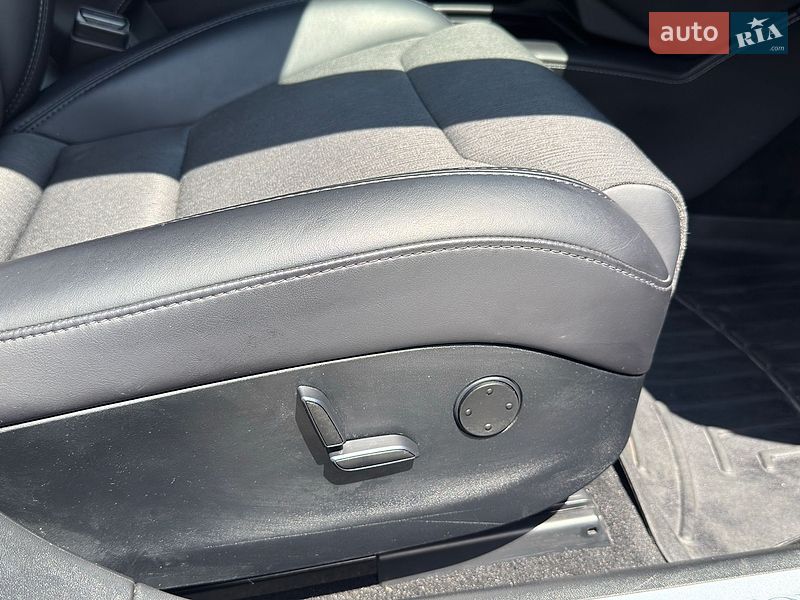 Лифтбек Tesla Model S 2018 в Хмельницком